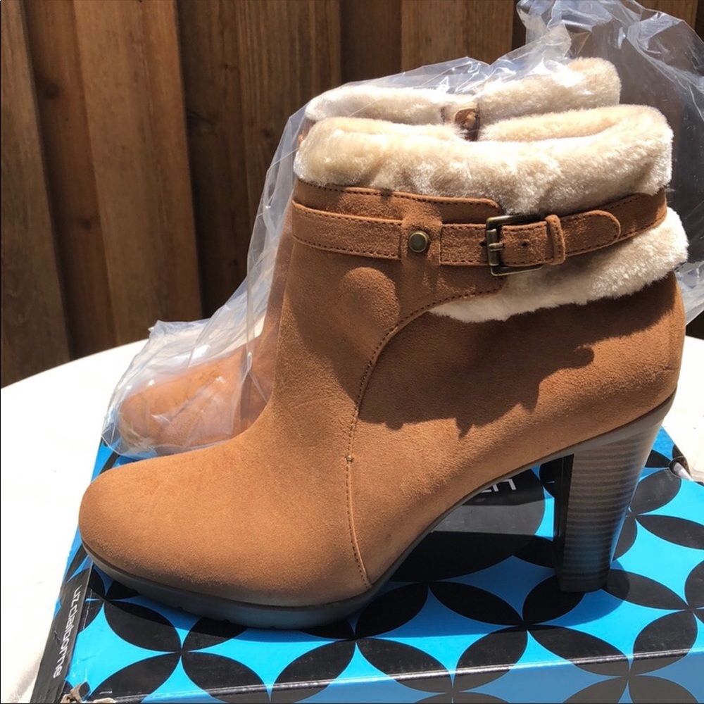 ❌❌SOLD❌NIB-LIZ CLAIBORNE Ankle Boots - Picture 1 of 8